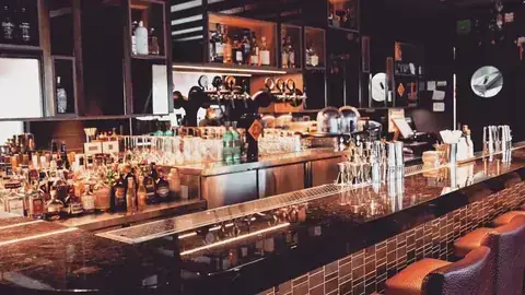 Tipsy Room 酉浥室向上路調酒與聊天空間