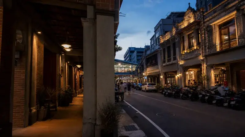 台中中區舊城騎樓與夜間街道景觀