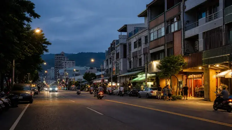 台中大里區商圈道路與夜間街景