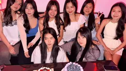 MEN4 Bar 粉紅燈光包廂、沙發座位與生日聚會現場
