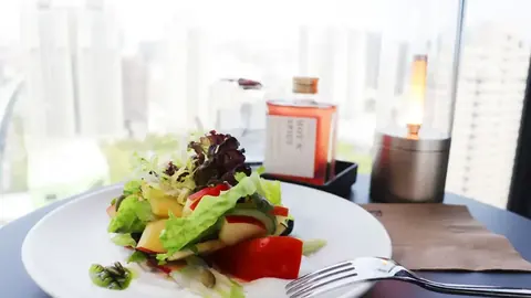Moxy Taichung Rooftop XOXO Bistro｜台中酒吧店家資訊｜台中場地資料
