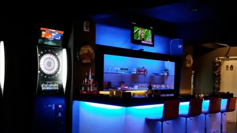 Open 美食飛鏢酒吧｜台中酒吧店家資訊｜台中場地資料