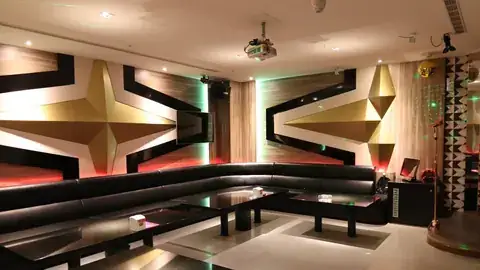 超級巨星KTV豐原向陽店黑白幾何大型包廂